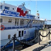 В Красноярске женщина упала за борт плавучей гостиницы в Енисей