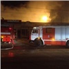Ночной пожар на рынке КрасТЭЦ тушили два часа (видео)