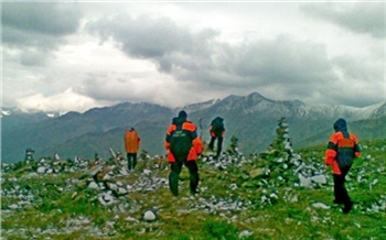 «Там болото, а у меня носки белые»: как в Красноярске ищут пропавших людей