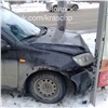 Автоледи в центре Красноярска вытолкнула «Ладу» в остановку, есть пострадавшие