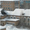 Крыши детсада и жилого дома рухнули под тяжестью снега