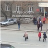 У входа в университет в центре Красноярска сбили мужчину