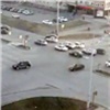 Пешеход с детьми устроил потасовку с нетерпеливым водителем (видео)