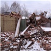 В Красноярске снесли аварийные здания Скульптурного городка