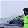 Полицейские спасли 20 водителей, попавших в беду во время снегопада