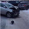 На улице Киренского невнимательный водитель разбил два дорогих автомобиля