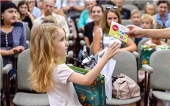 «Энергия помощи»: красноярским детям помогли собраться к 1 сентября