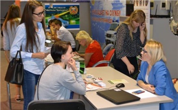 «Молодым везде у нас дорога»: как молодежи края помогают найти работу 