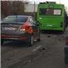 В Красноярске очередной Делимобиль разбили об автобус