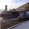 На правобережье Красноярска автотрал «потерял» многотонный груз и перекрыл дорогу