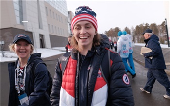 Праздник каждый день, тюльпаны и русская кухня с размахом: лучшие кадры из Деревни Универсиады