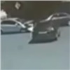 В красноярской Покровке водитель пренебрег правилами на повороте. Пострадал 11-летний пассажир (видео)