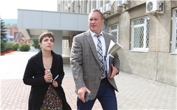 «Битвы за красоту длятся годами — но всегда выигрываются»: правобережная прогулка с главой Свердловского района