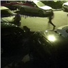 В красноярской Покровке неизвестные похитили девушку и разбили чужую машину (видео)