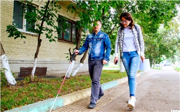 «Я такой же, как вы, только упорнее»: история незрячего красноярца, который меняет город к лучшему