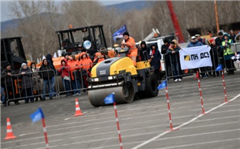 «Перенимаем опыт и гордимся достижениями»: как Красноярск отметил День дорожника