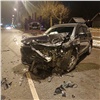 На правобережье Красноярска «вилявшая» по дороге Lada на встречной полосе врезалась в Mazda