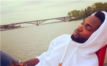 «Однажды меня испугалась женщина в автобусе»: как Красноярск стал для студента из Нигерии вторым домом