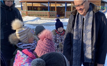 «Здоровье людей — абсолютный приоритет»: губернатор Усс провел день с жителями Дзержинского