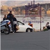 Во время погони полицейский на мотоцикле врезался в разворачивавшуюся Toyota (видео)