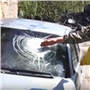 В Красноярском крае водитель Audi уничтожил две камеры фиксации скорости и избил операторов (видео)