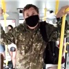 Красноярцы устроили травлю пассажиру автобуса без маски и заблокировали ему пути выхода (видео)