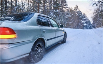 «Недостаточно только сменить шины и запастись „незамерзайкой“»: рассказываем, как правильно подготовить автомобиль к зиме