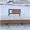 «Подтвердилось то, чего мы опасались»: скамейки в парке красноярского Солнечного оказались сделаны не из того дерева