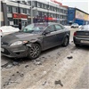 Водителю иномарки в Красноярске стало плохо и он протаранил 5 машин (видео)