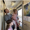 В Поезде здоровья открылась выставка живописи «Ангелы мира»