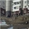 Полиция проверяет подравшихся школьников в Красноярске (видео)