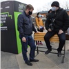 В Красноярске впервые прошла выставка уличной мебели. Каждый экспонат протестировал мэр