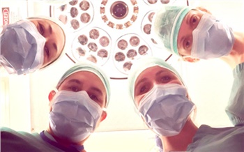 «Поймите, прививка спасёт не только вас»: что врачи думают о вакцинации и прогнозах на пандемию