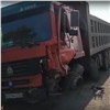 Водитель легковушки погиб после столкновения с грузовиком под Красноярском (видео)