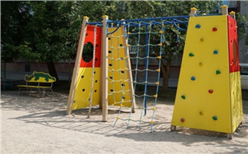 «И детям интересно, и взрослым спокойнее»: Сергей Ерёмин проинспектировал благоустройство дворов в Ленинском районе