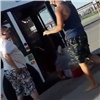 «Лежи и не дергайся!»: в Красноярске пассажир автобуса ударил кондуктора и был жестко скручен водителем (видео)