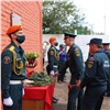 «Нам никогда не забыть тот роковой пожар»: в Красноярске установили мемориальную табличку в память погибших пожарных