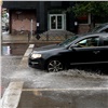 «Под лужами могут быть ямы»: красноярцам рассказали о вождении в дождь