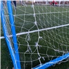 В назаровской спортшколе обустроили кривое футбольное поле и установили ворота с рваными сетками