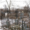 Красноярцев пригласили на уборку могил Суриковых на Троицком кладбище