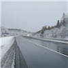 В Красноярском крае трассы замело снегом. На дороги вышла спецтехника (видео)