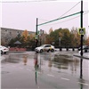 На улице Обороны в Красноярске обновили светофор: теперь там есть консоль со светодиодными лентами