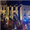 В центре Красноярска загорелось здание правительства 