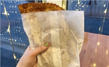 «Дешево, жирно и местами съедобно»: рискованный обзор чебуречных в Красноярске