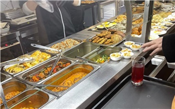 «Водянистый борщ, странная котлета... Почему так дорого?»: бесстрашный поход по красноярским столовкам