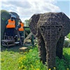 В Красноярске начали украшать цветами зелёных «слонов», «оленей» и «мишек» 