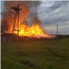 Поселок на северо-востоке Красноярского края могут эвакуировать из-за загоревшегося кругляка (видео)