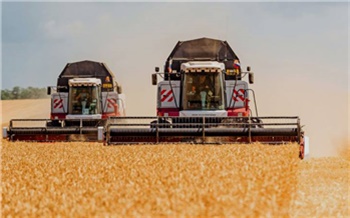 «Мощный, красивый, удобный»: как современные комбайны Ростсельмаш помогают собирать урожай в Красноярском крае