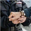 В Красноярске ломавшего соседские двери экс-полицейского отправили на психиатрическую экспертизу