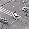 На Копылова в Красноярске водитель иномарки сбил женщину на «зебре» (видео)